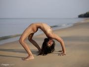 Скриншот №4 для [Hegre.com] 2021.06.07 Hiromi - Beach Yoga [Glamour] [6720x5040, 40 photos]
