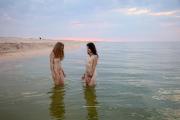 Скриншот №4 для [Nude-in-russia.com] 2021-09-28 Lena W, Katja P - Sunset on the Azov Sea [Exhibitionism] [2700*1800, 60]