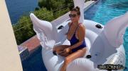 Скриншот №3 для [3waSonnet.com] 2021-10-22 Ewa Sonnet - Ewa Sonnet - Enormous Floats Pool Story 2021-10-22 [Big Tits, Boobs, Solo, Erotic, Posing] [1080p]