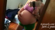 Скриншот №2 для [Itsmyurls.com/Manyvids.com] Jeri Lynn - 39 Weeks Pregnant Showing Off Body [2018 г., pregnant, solo, 1080p, WEB-DL]