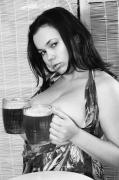Скриншот №2 для [Nude-in-russia.com] 2021-12-17 Uljana 2 – New Girl - Soviet Collection – Soviet beer mugs [Exhibitionism] [2700*1800, 24]