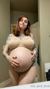 Скриншот №1 для [Onlyfans.com] Ink And Kink - Big Pregnant Belly [2020 г., pregnant, solo, 1080p, WEB-DL]