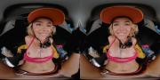 Скриншот №6 для [VRConk.com] Chanel Camryn (Final Fantasy XV: Cindy Aurum A XXX Parody / 28.10.2022) [2022 г., Natural Tits, Cowgirl, Babe, Blonde, Blowjob, Cosplay, Cum on Face, Hairy, Parody, Rough Sex, Small Tits, Stockings, Tattoo, Uniform, Natural Tits, Balls L ]