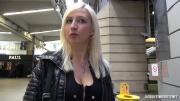Скриншот №1 для [JacquieEtMichelTV.net] Lize (Lize en gang-bang à Paris ! / 1653 / 2015-06-02) [2015 г., Amateur, Blonde, Blowjob, Double Penetration, Cumshots, European, Gang Bang, Natural Tits, 1080p, SiteRip]