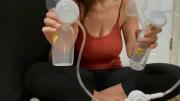 Скриншот №2 для [Manyvids.com] Bumpinbaccas - Pumping 18 Oz And Swallowing It All [2022 г., solo, lactation, breast pump, 1080p, SiteRip]