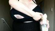 Скриншот №5 для [Onlyfans.com] Cassie0pia - Cassie Pumpers [2021 г., solo, lactation, breast pump, big tits, 1080p, SiteRip]